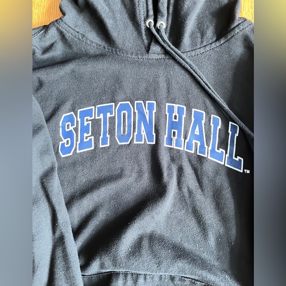 Seton Hall University hoodie - Picture 2 of 3